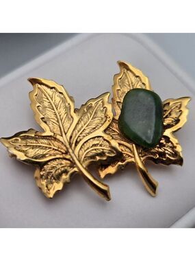 Double Maple Leaf Brooch Pin Canadian Symbol Vintage Gold Tone